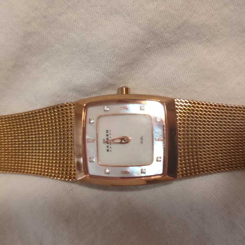 Rose gold Skagen wrist watch - Picture 2 of 6